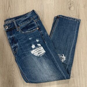 American Eagle Outfitters Women's Blue Distressed Tomgirl Jeans